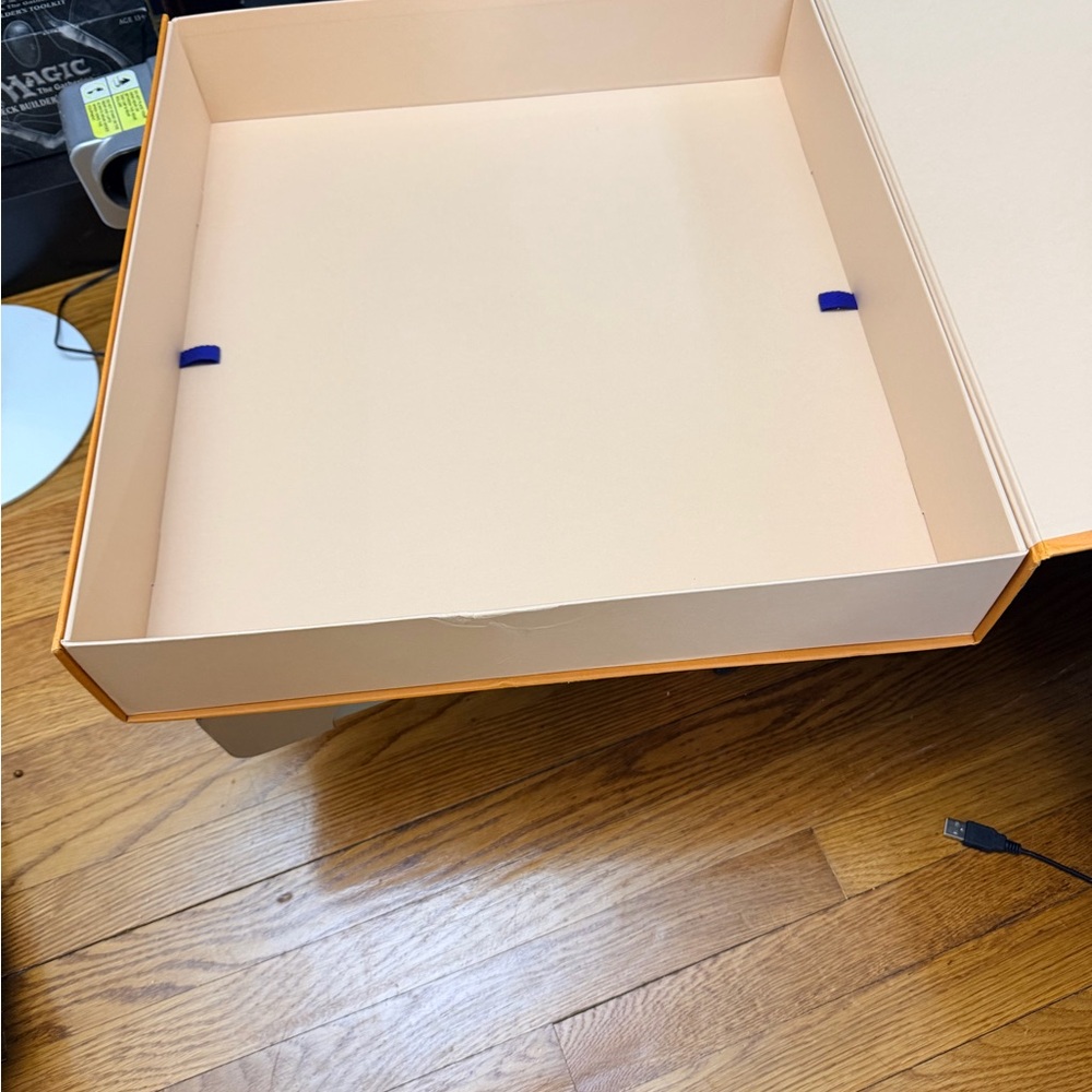Louis Vuitton Signature empty Box - Picture 2 of 2